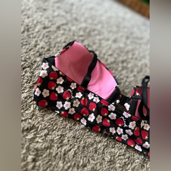 Victoria’s Secret PINK! Strawberry Wear Everywhere Front Close Push-Up Bra 34B - Picture 6 of 11